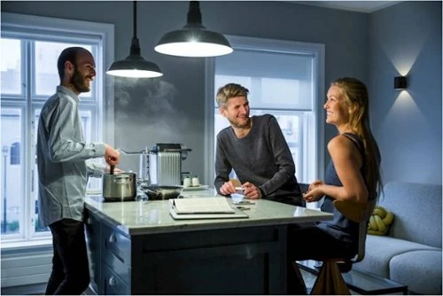 Best Buy SMART A19 LED 60W BULB WI-FI WORKS WITH AMAZON ALEXA & GOOGLE ASSISTANT - DAYLIGHT - Image 4