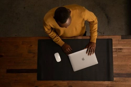 Best Buy HARDSHELL DOT CASE FOR THE 2020 AND M1 2020 13 MACBOOK AIR - CLEAR - Image 3