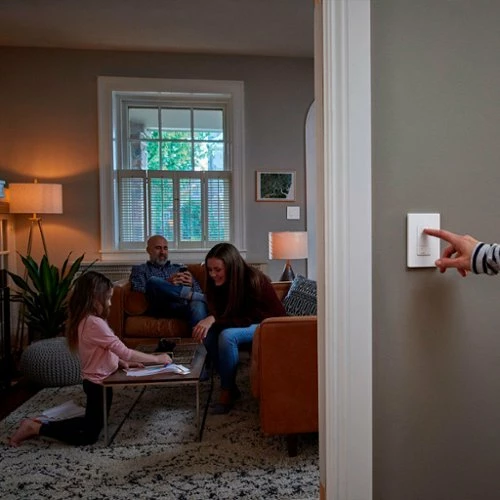 Best Buy CASETA SMART DIMMER SWITCH 3-WAY KIT WITH REMOTE (2 POINTS OF CONTROL) - WHITE - Image 4