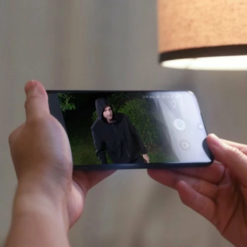 Best Buy OUTDOOR WIRED 2K FLOODLIGHT SURVEILLANCE CAMERA - WHITE - Image 5