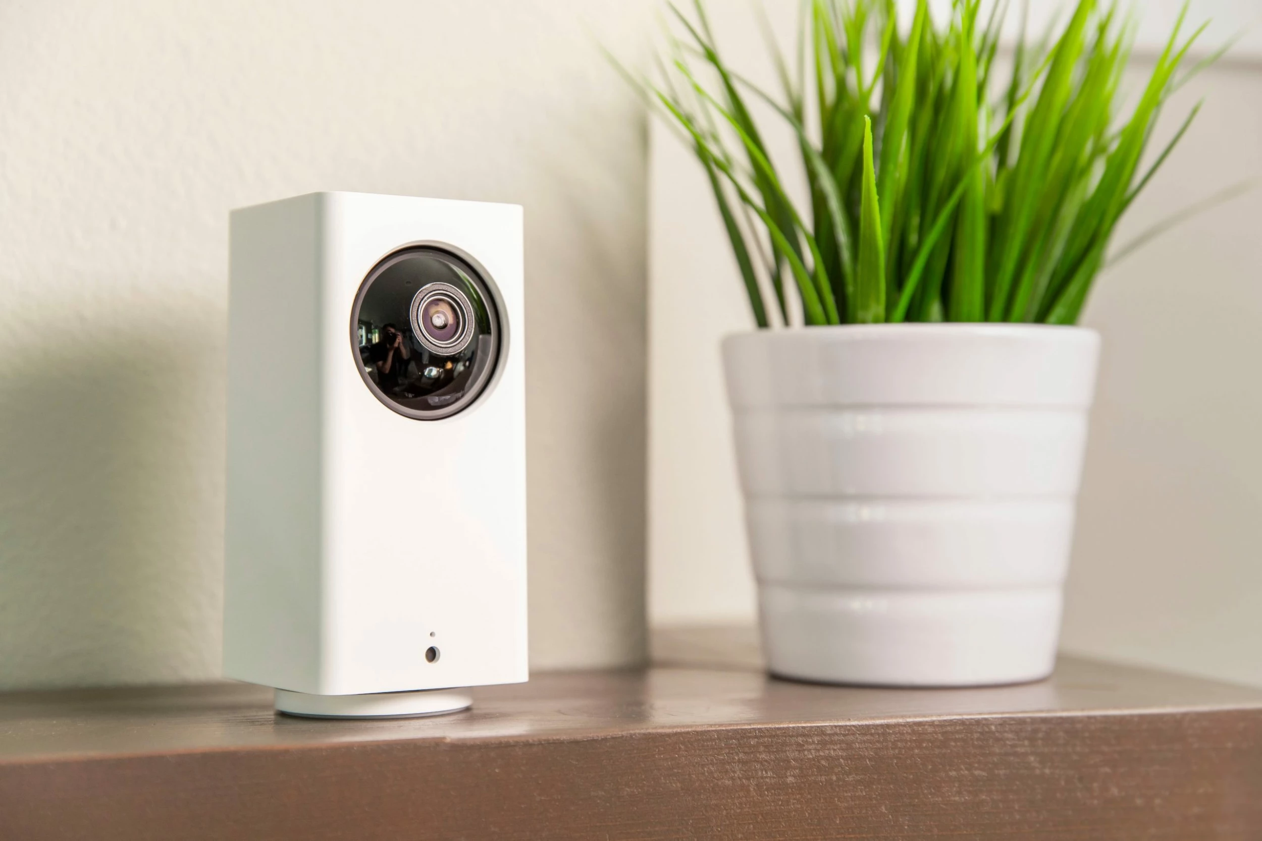 Best Buy PAN V2 INDOOR WIRED 1080P HD SECURTIY CAMERA - WHITE - Image 2