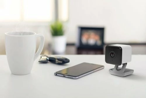 Best Buy INDOOR/OUTDOOR WIRED 1080P SECURITY CAMERA - WHITE - Image 3